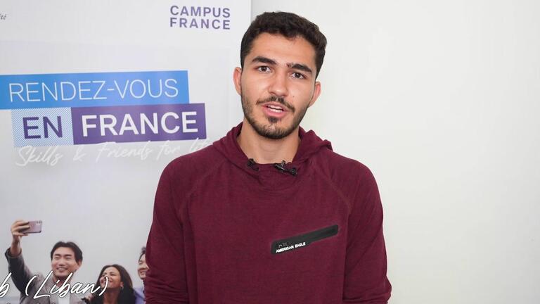 Khouloud - Paris 4e, : Je suis une étudiante en management de santé accès  santé j'ai eu mon bac scientifique étranger et un bac français avec mention  je serai à votre disponibilité