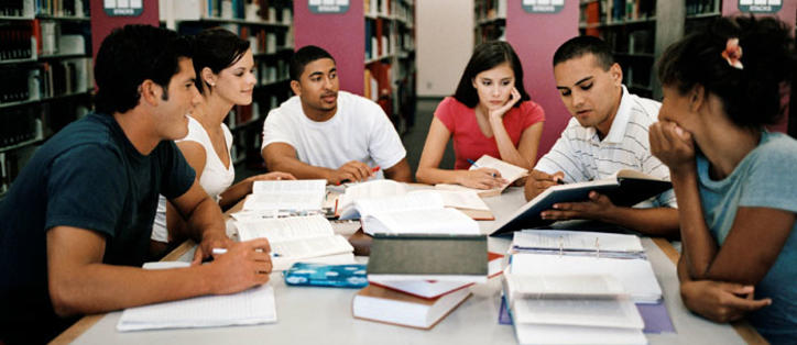 étudiants bibliothèque